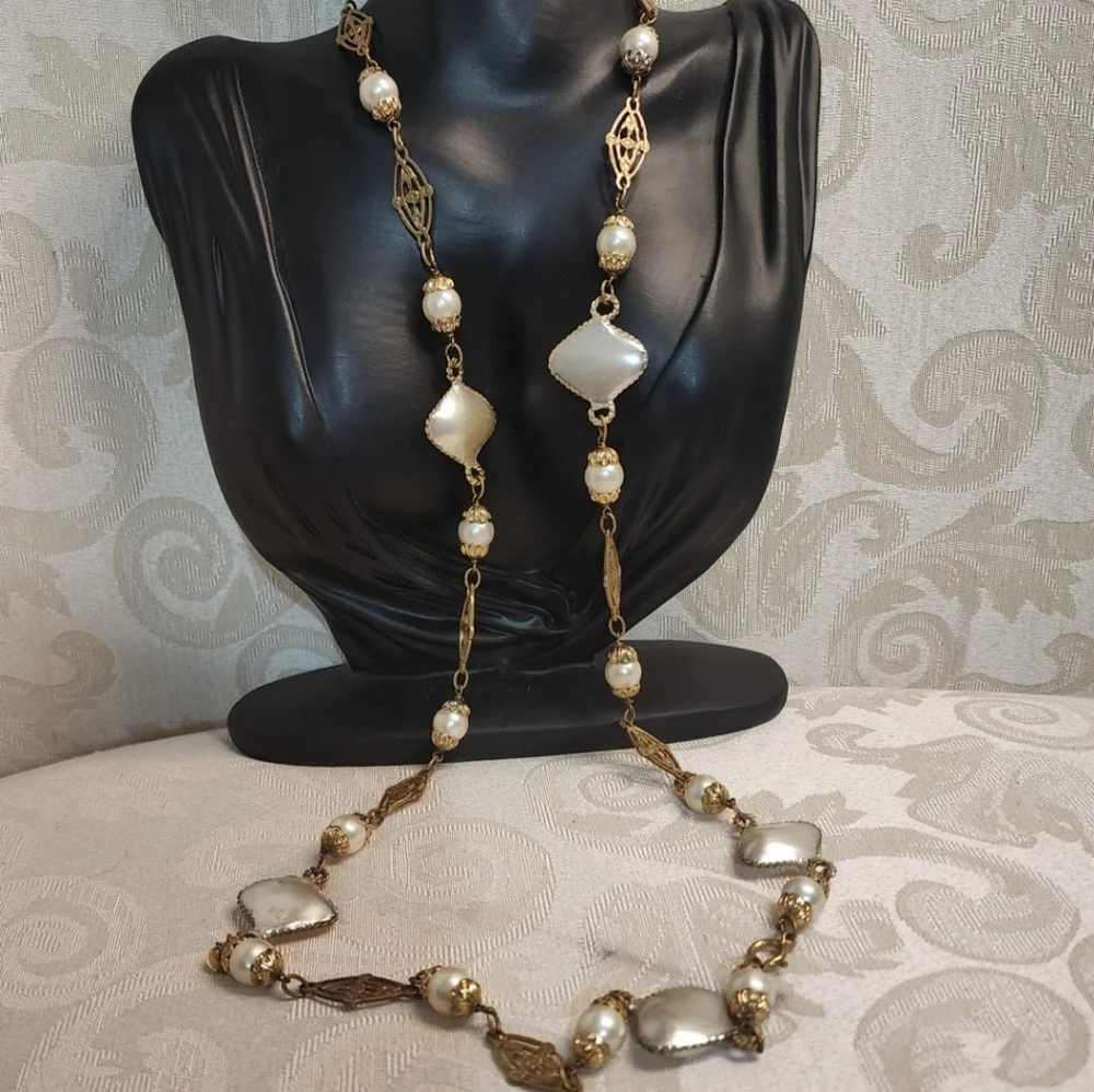 ONE-OF-A-KIND 1950s CHANEL BAROQUE PEARL & GILT FILIGREE SAUTOIR NECKLACE